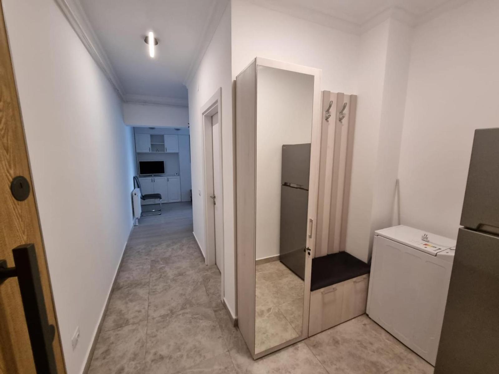 Kitty Studio Sunset Lake Apartment Mamaia Exterior photo